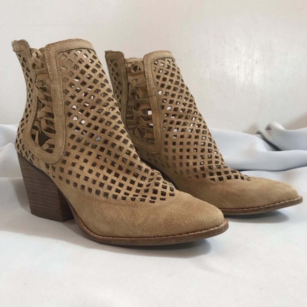 Coconuts by Matisse Walk On Bootie sz 7.5